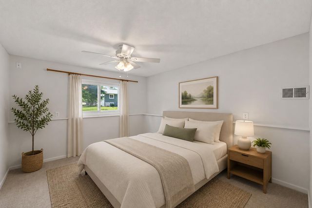 3098 Evelyn Street, Roseville, MN 55113
