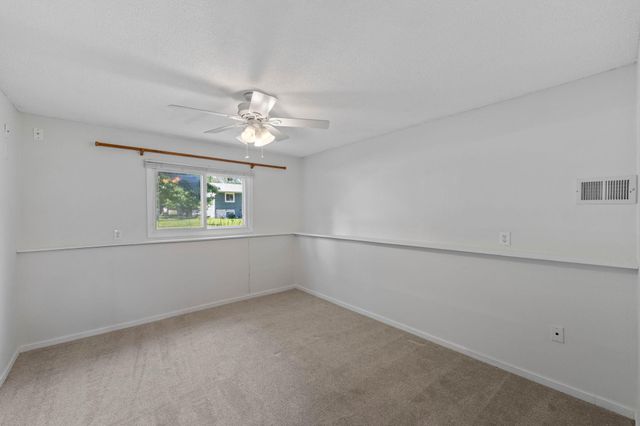 3098 Evelyn Street, Roseville, MN 55113