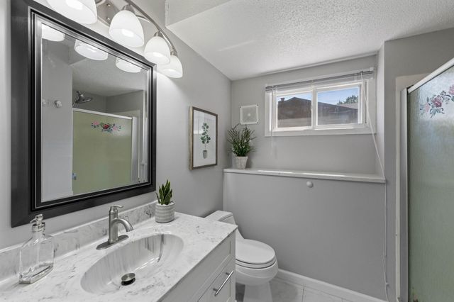 3098 Evelyn Street, Roseville, MN 55113