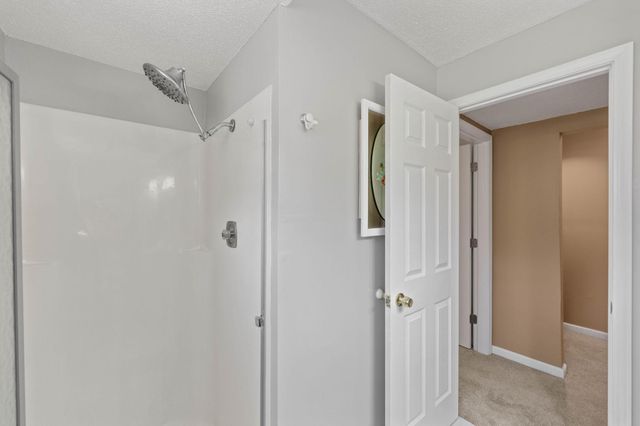 3098 Evelyn Street, Roseville, MN 55113