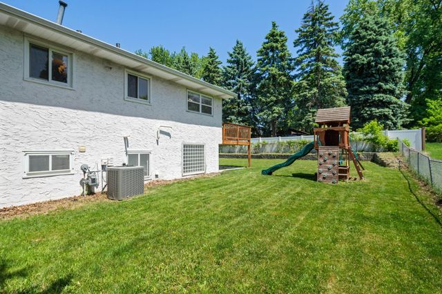 3098 Evelyn Street, Roseville, MN 55113