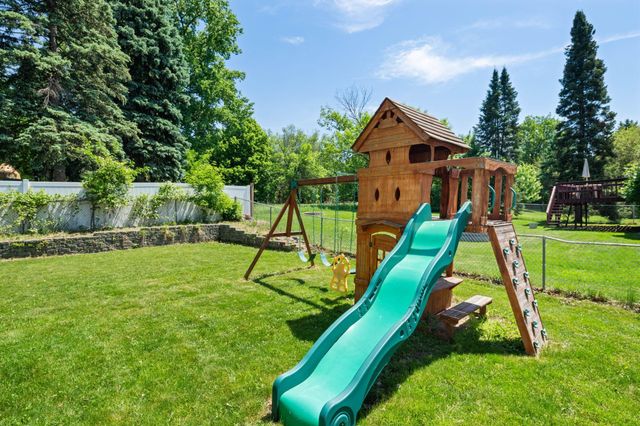 3098 Evelyn Street, Roseville, MN 55113