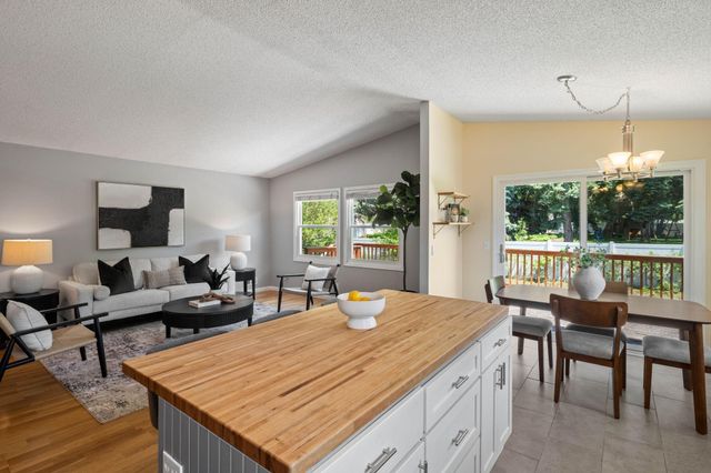 3098 Evelyn Street, Roseville, MN 55113
