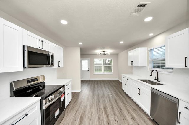 17222 Osprey Landing Drive, Hockley, TX 77447