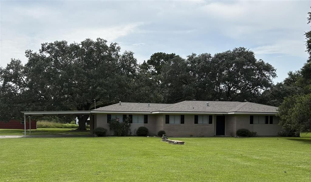 2607 E Academy Avenue, Jennings, LA 70546