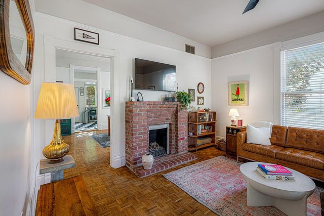 1943 CARR AVE, Memphis, TN 38104