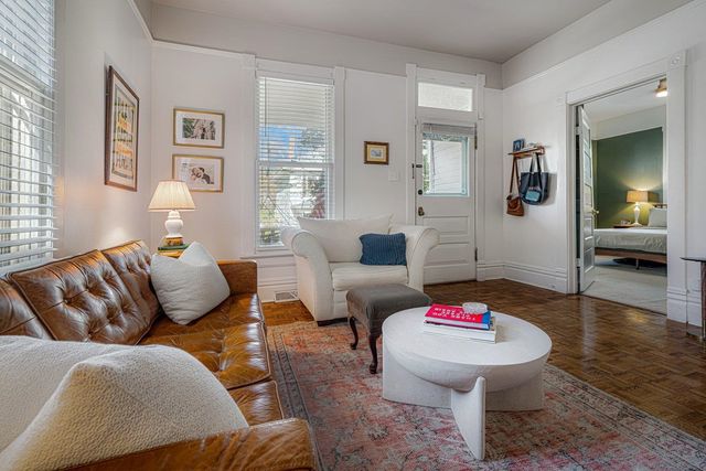 1943 CARR AVE, Memphis, TN 38104