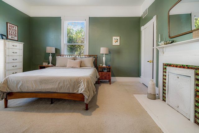 1943 CARR AVE, Memphis, TN 38104