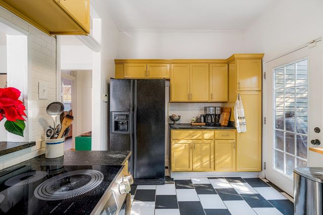 1943 CARR AVE, Memphis, TN 38104