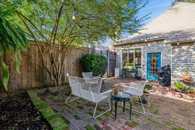 1943 CARR AVE, Memphis, TN 38104