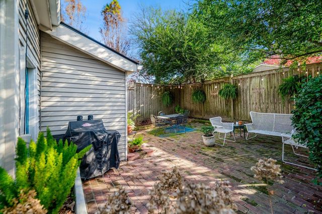 1943 CARR AVE, Memphis, TN 38104