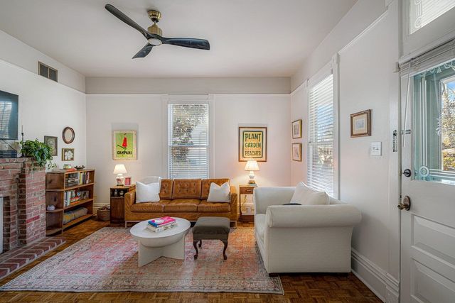 1943 CARR AVE, Memphis, TN 38104