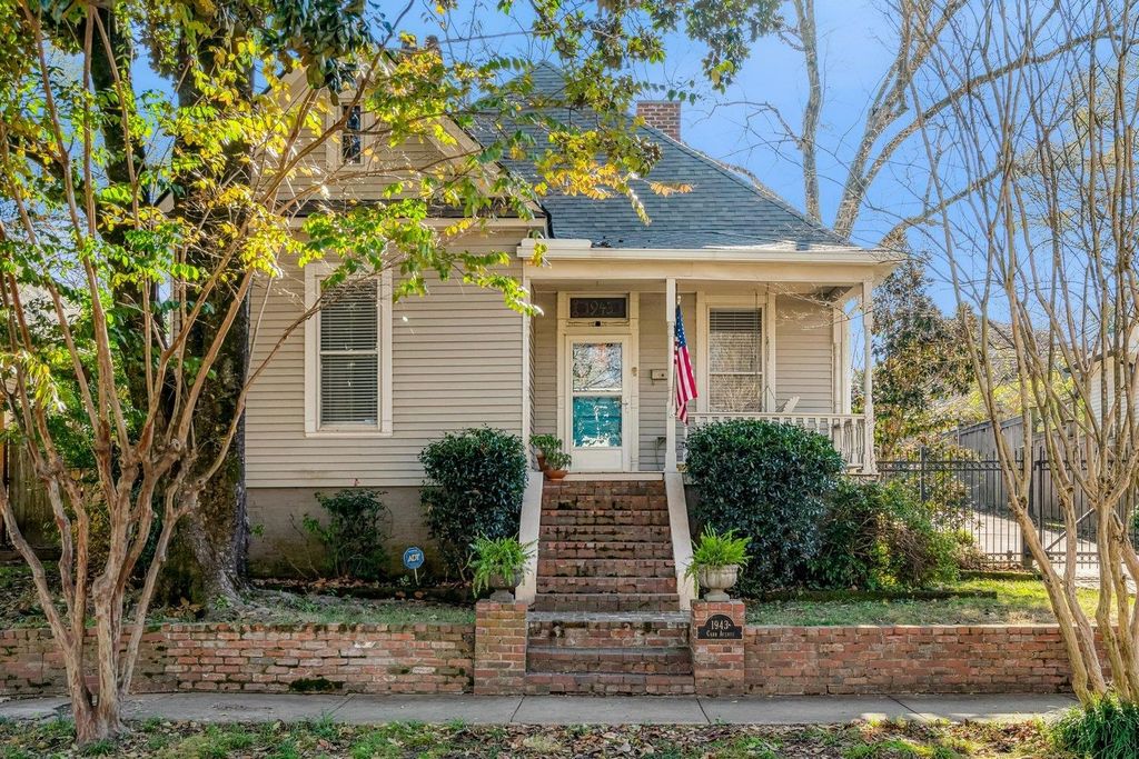 1943 CARR AVE, Memphis, TN 38104