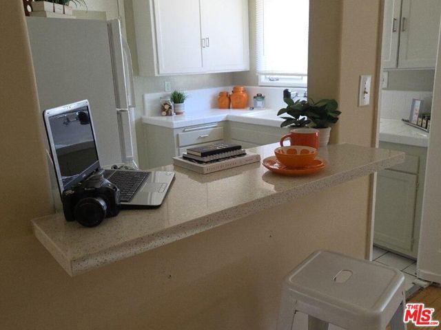 4072 Hillcrest Drive D, Los Angeles, CA 90008