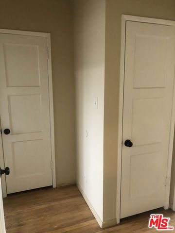 4072 Hillcrest Drive D, Los Angeles, CA 90008