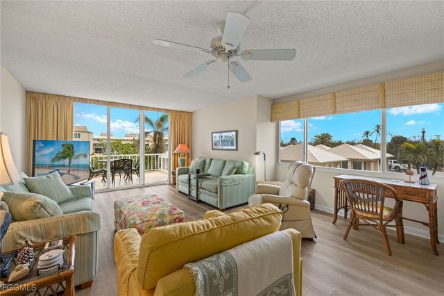 200 Periwinkle WAY 216, Sanibel, FL 33957