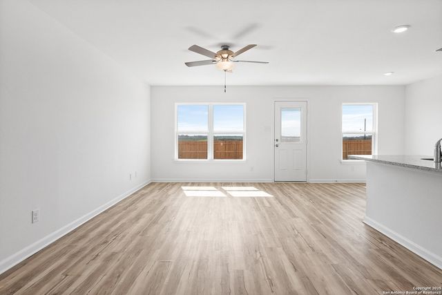 16108 Farmer, Lytle, TX 78052