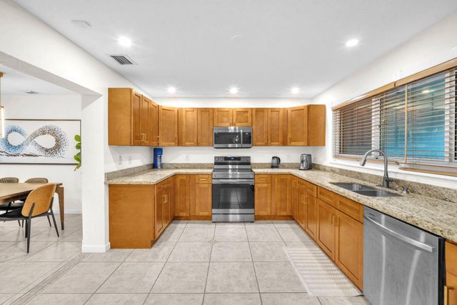 4521 SW 34th Dr, Fort Lauderdale, FL 33312