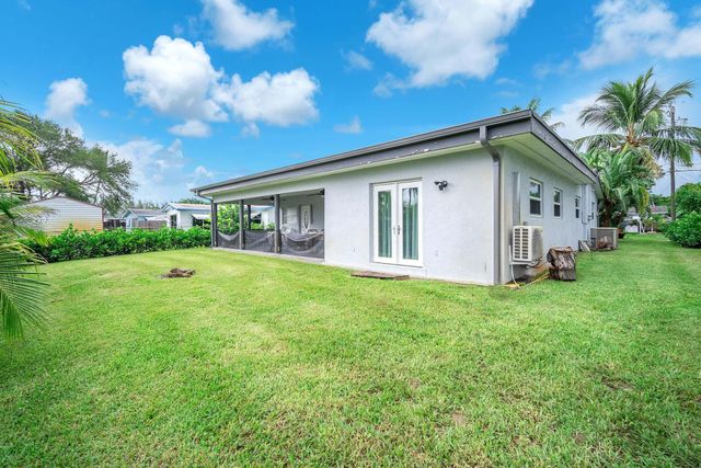 4521 SW 34th Dr, Fort Lauderdale, FL 33312