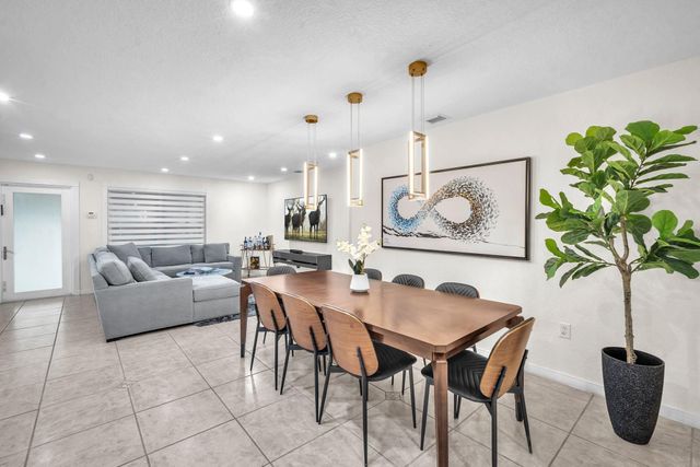 4521 SW 34th Dr, Fort Lauderdale, FL 33312