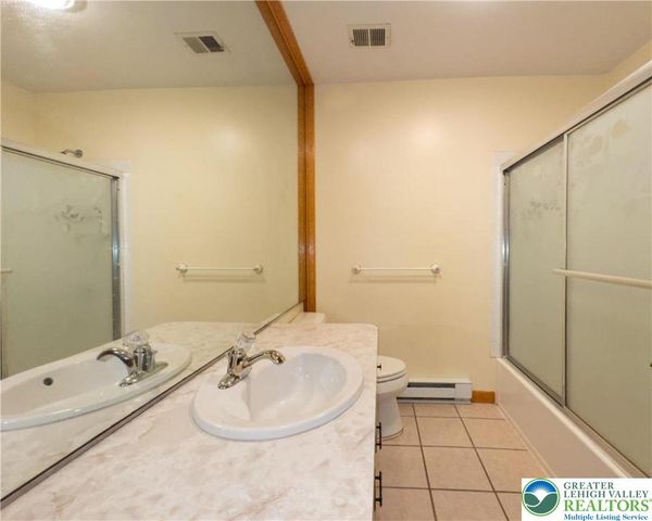 540 Hilldale Drive, Moore Twp, PA 18014