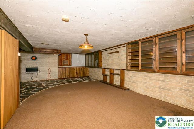 540 Hilldale Drive, Moore Twp, PA 18014