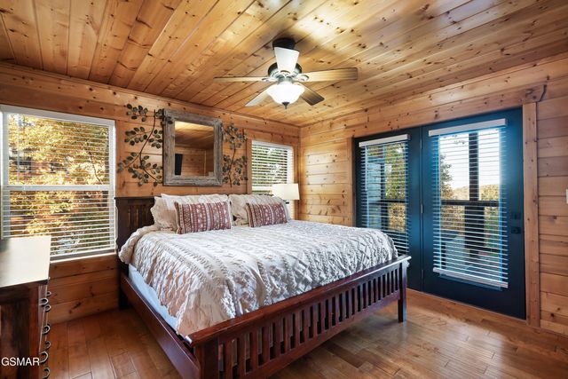 2636 Cloud View Drive, Sevierville, TN 37862