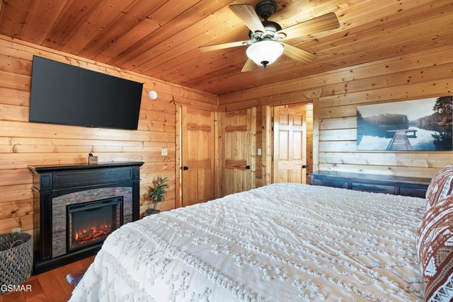 2636 Cloud View Drive, Sevierville, TN 37862