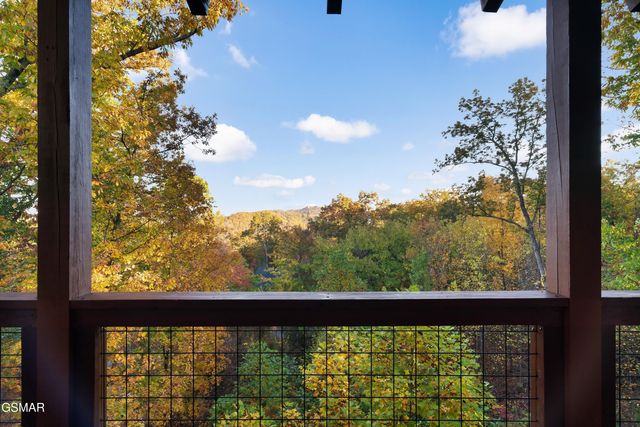 2636 Cloud View Drive, Sevierville, TN 37862