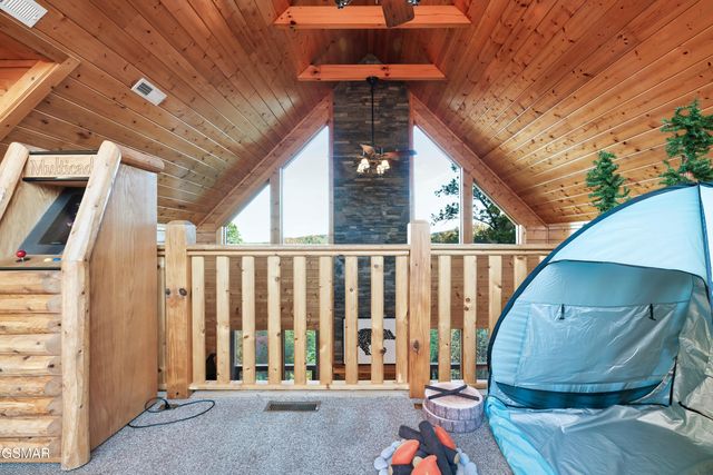 2636 Cloud View Drive, Sevierville, TN 37862