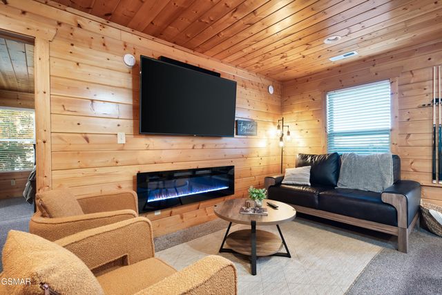 2636 Cloud View Drive, Sevierville, TN 37862