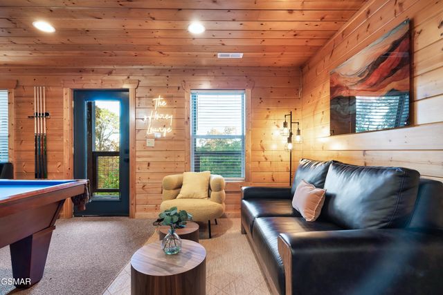 2636 Cloud View Drive, Sevierville, TN 37862