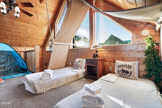 2636 Cloud View Drive, Sevierville, TN 37862