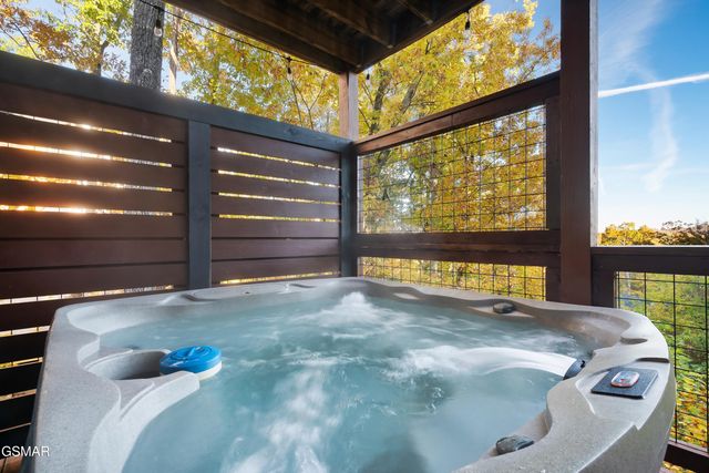 2636 Cloud View Drive, Sevierville, TN 37862