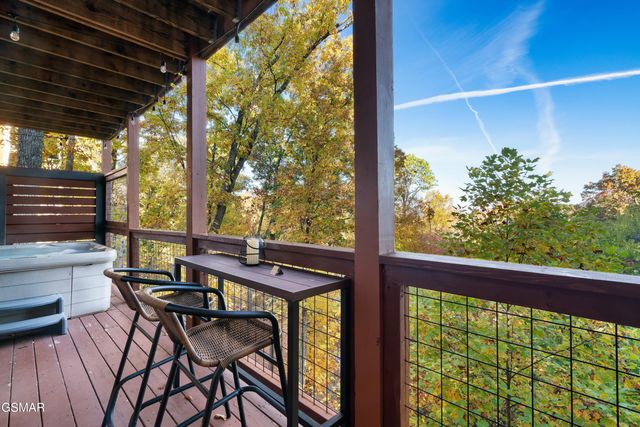 2636 Cloud View Drive, Sevierville, TN 37862