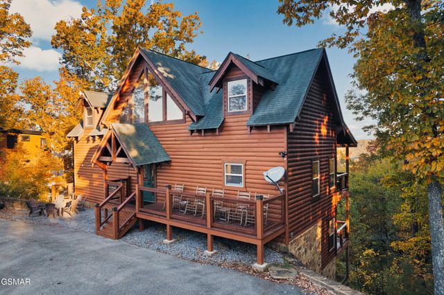 2636 Cloud View Drive, Sevierville, TN 37862