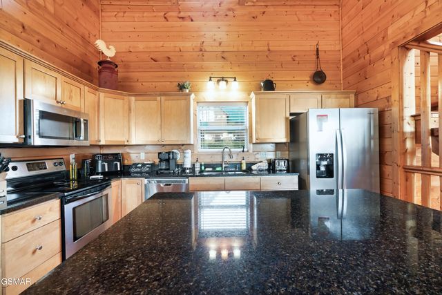 2636 Cloud View Drive, Sevierville, TN 37862