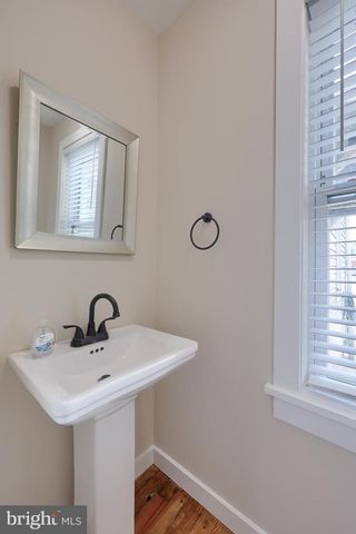 737 E MARION ST, Lancaster, PA 17602