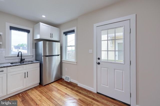 737 E MARION ST, Lancaster, PA 17602