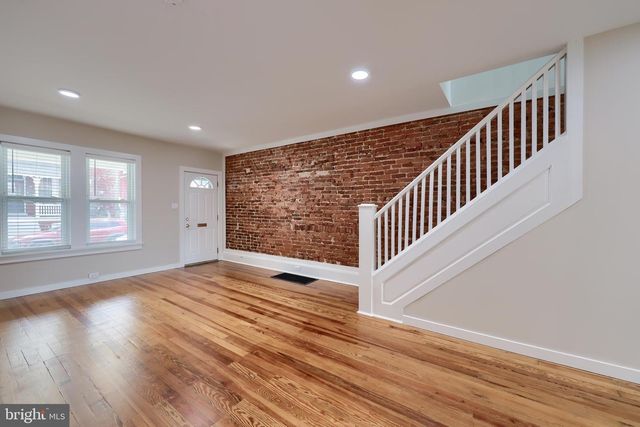 737 E MARION ST, Lancaster, PA 17602