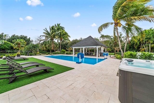 14875 SW 212th St, Miami, FL 33187