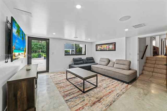 14875 SW 212th St, Miami, FL 33187