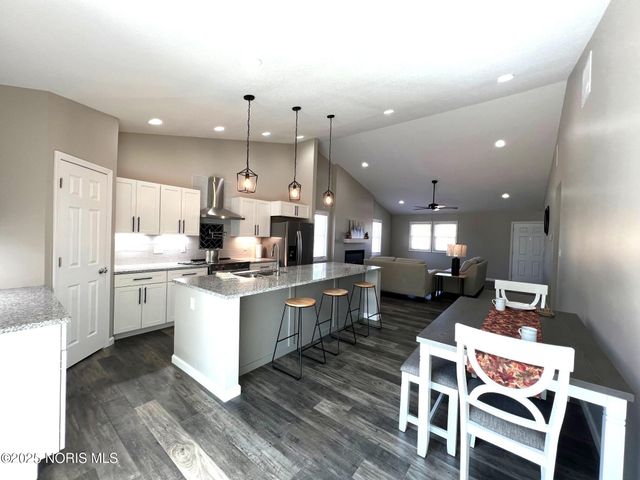 987 Greenbrier Road, 104, Upper Sandusky, OH 43351