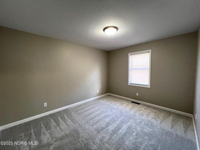 987 Greenbrier Road, 104, Upper Sandusky, OH 43351