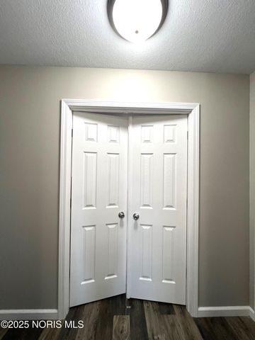 987 Greenbrier Road, 104, Upper Sandusky, OH 43351