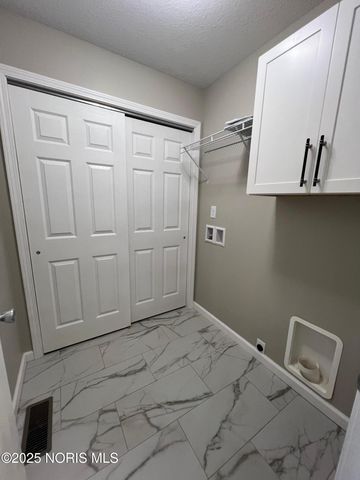 987 Greenbrier Road, 104, Upper Sandusky, OH 43351