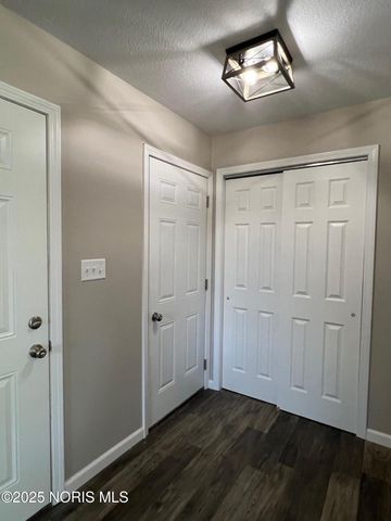 987 Greenbrier Road, 104, Upper Sandusky, OH 43351