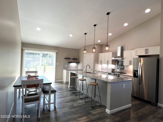 987 Greenbrier Road, 104, Upper Sandusky, OH 43351