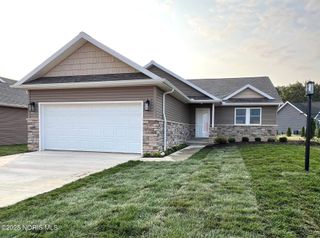 987 Greenbrier Road, 104, Upper Sandusky, OH 43351