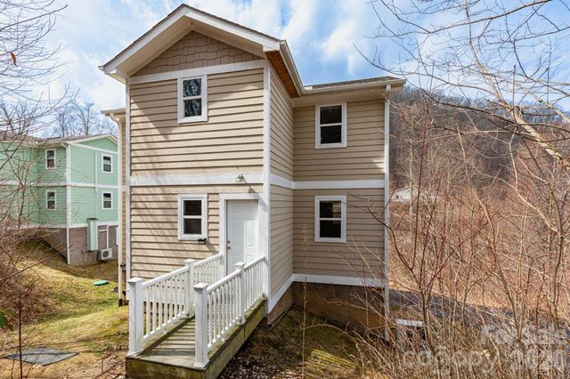 12 Lila Lane, Clyde, NC 28721